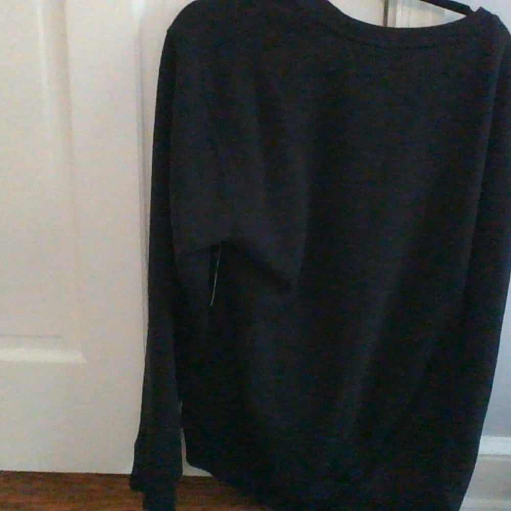 black crew neck - Picture 3 of 5